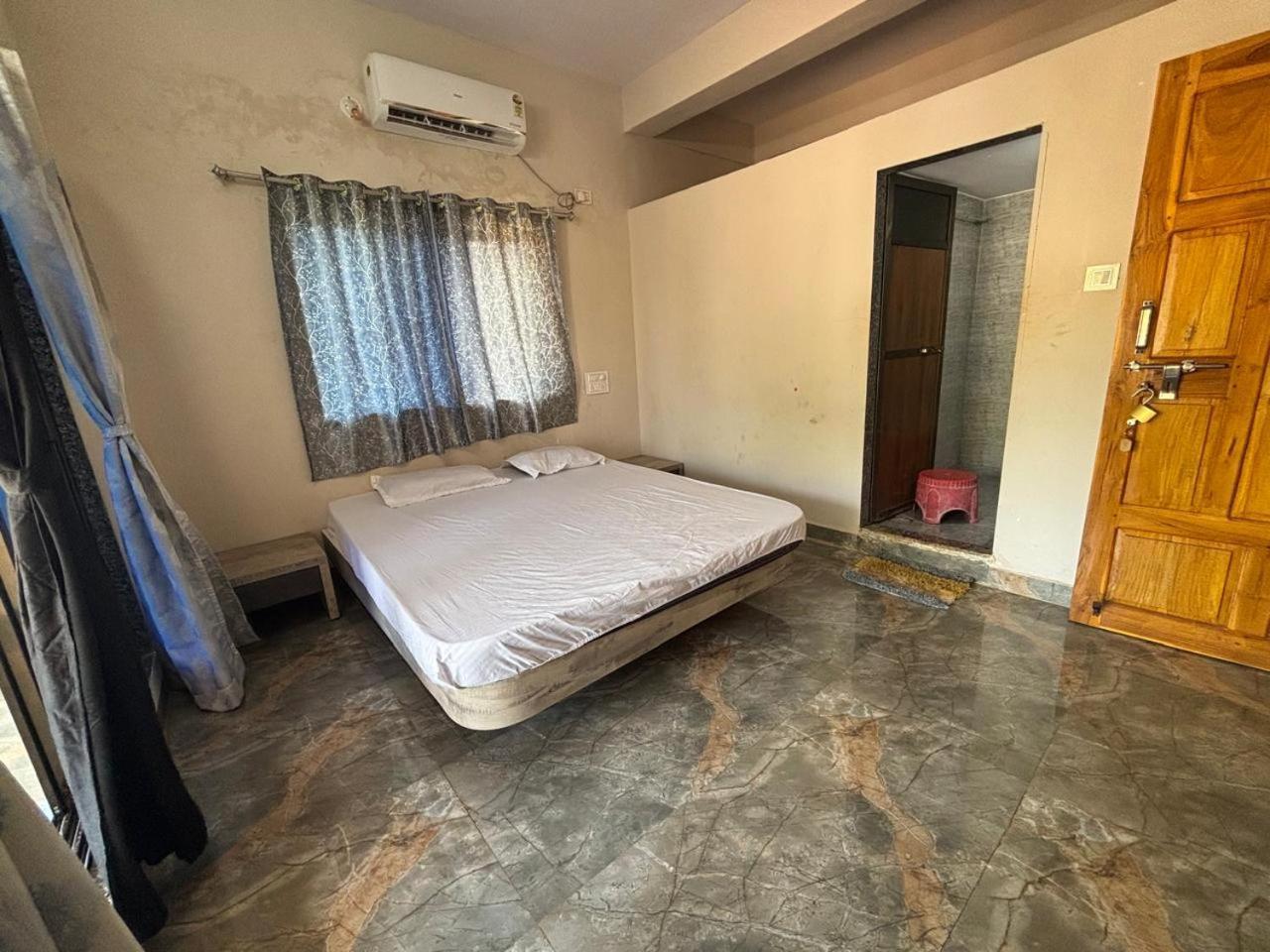 Shobhnath Home Stay Harnai Rum bild